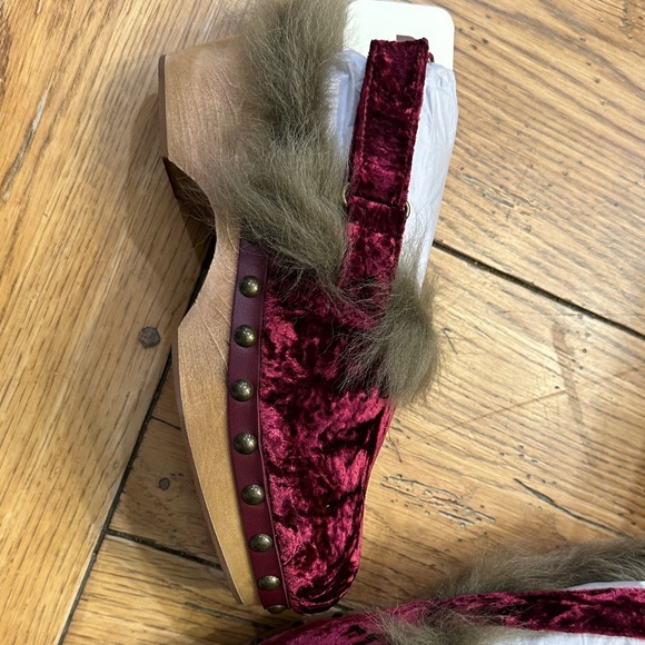 Mou Women's Velvet clogs in Deep Red - Picture 7 of 7